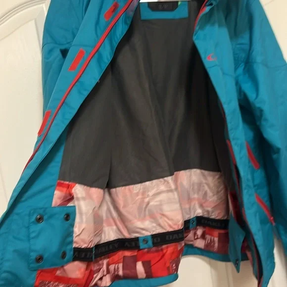 OAKLEY Snowboard / Ski Jacket Teal and Red - Hooded - Men Small - Like New - Picture 6 of 8